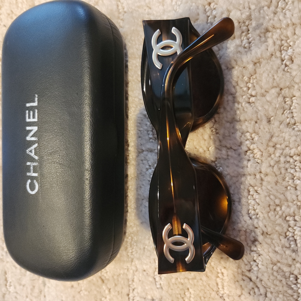 Vintage Chanel Tortoise Brown Sunglasses with Case